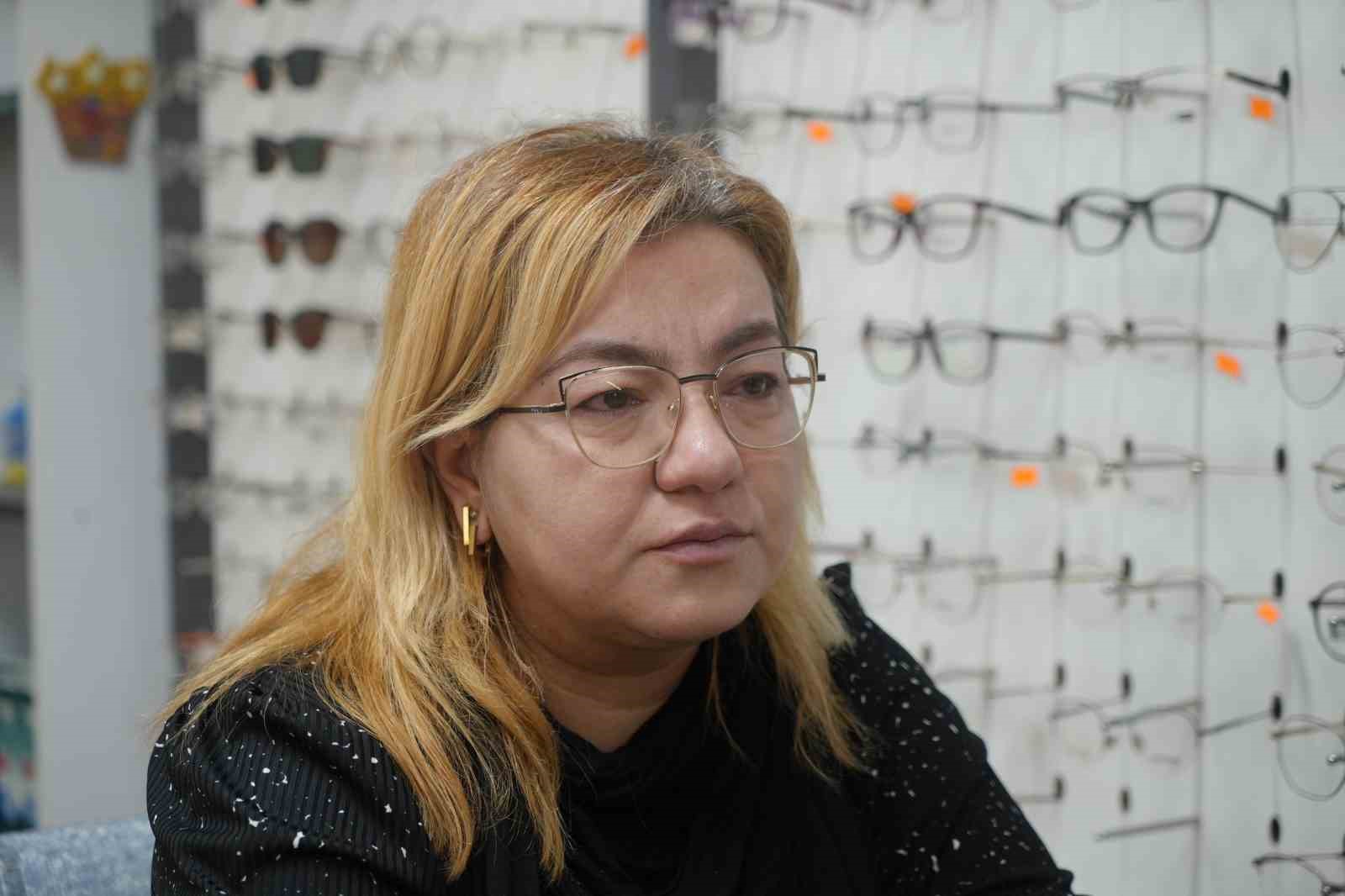 Depremde ölen eşinin mesleğini sürdürerek hayata tutundu
