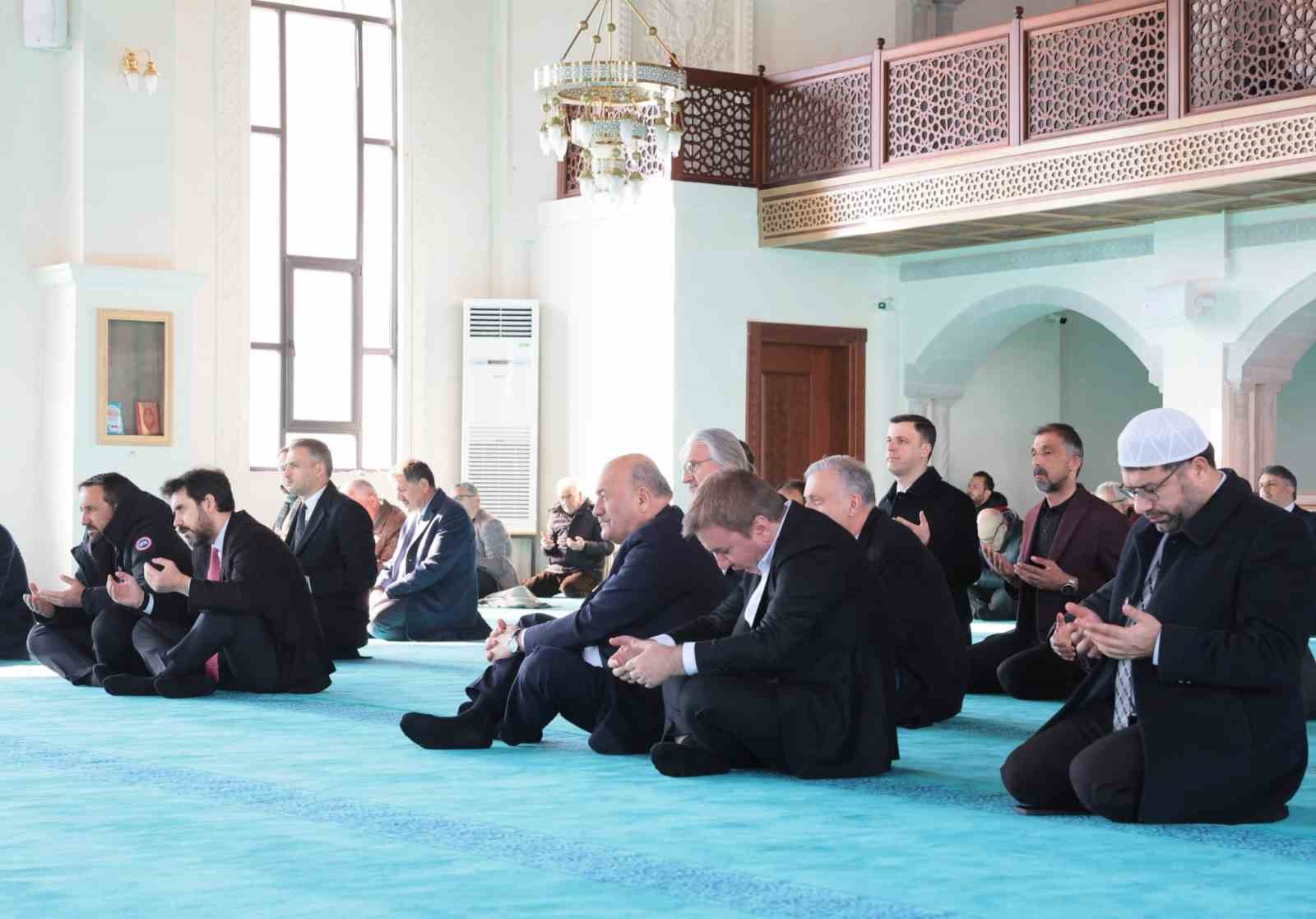 Depremde vefat edenler Mevlid programıyla anıldı
