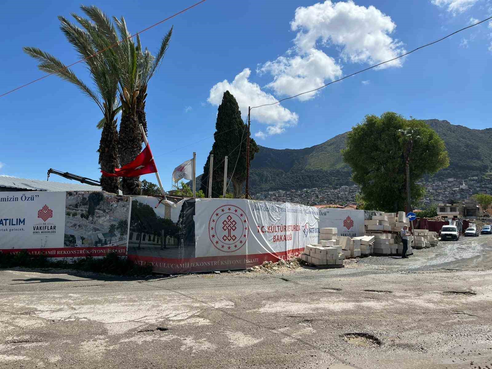 Depremde yerle bir olan Antakya Ulu Cami yeniden vatandaşlarla buluşacağı günü bekliyor
