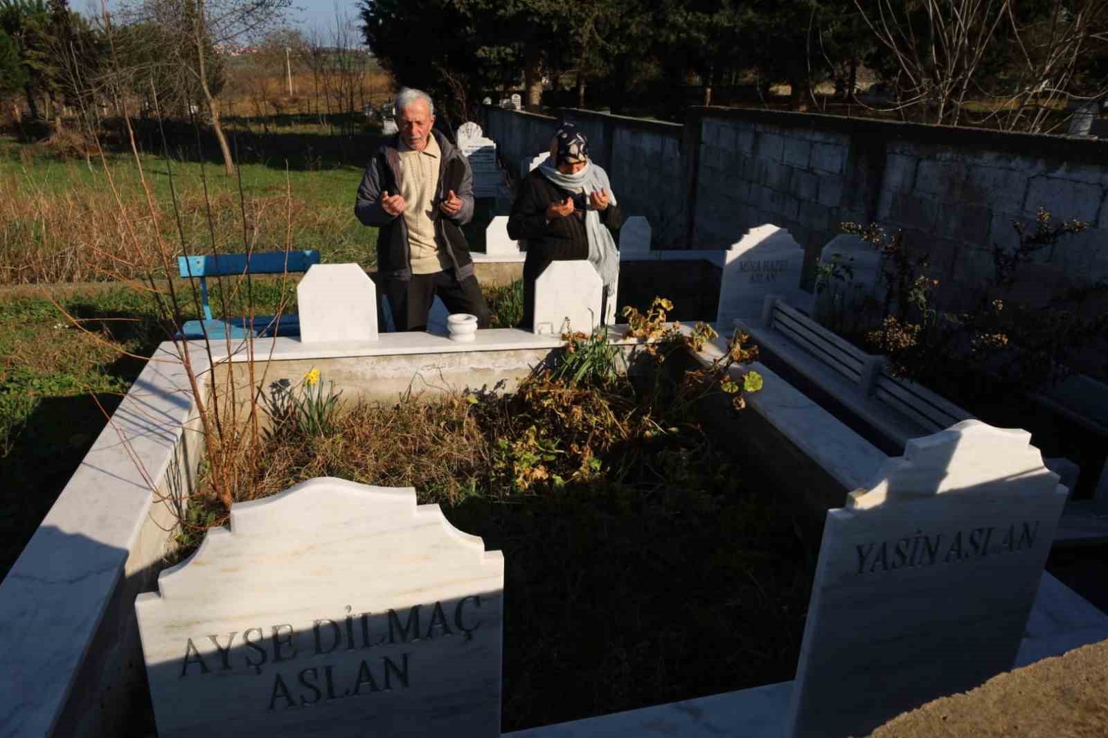 Depremde yok olan aile, yürekleri burktu
