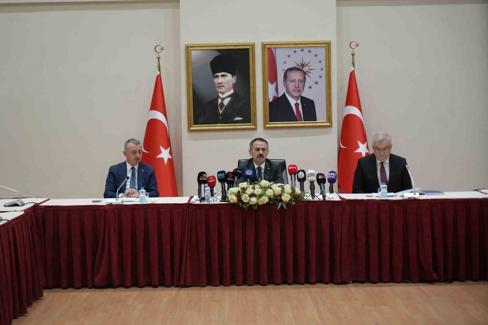 Depreme dayanıksız hastanenin 3 bloğu için tahliye ve yıkım kararı
