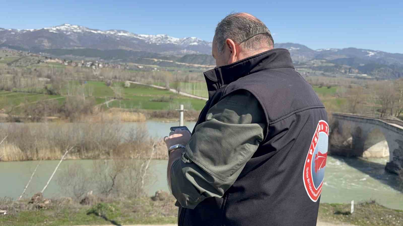 Depreme merkezinde yakalanan uzmanı, depremi anlattı
