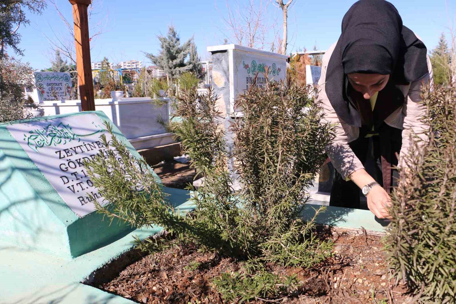 Depremin ilk yarım saatinde annesini kaybetti, 60 saat sonra kendisi kurtarıldı
