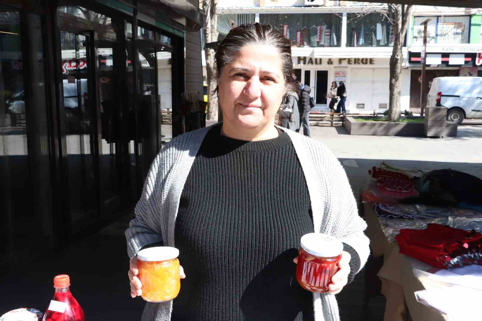 Depremin yıktığı hayatını kavanozlara sığdırdığı reçellerle yeniden kurdu
