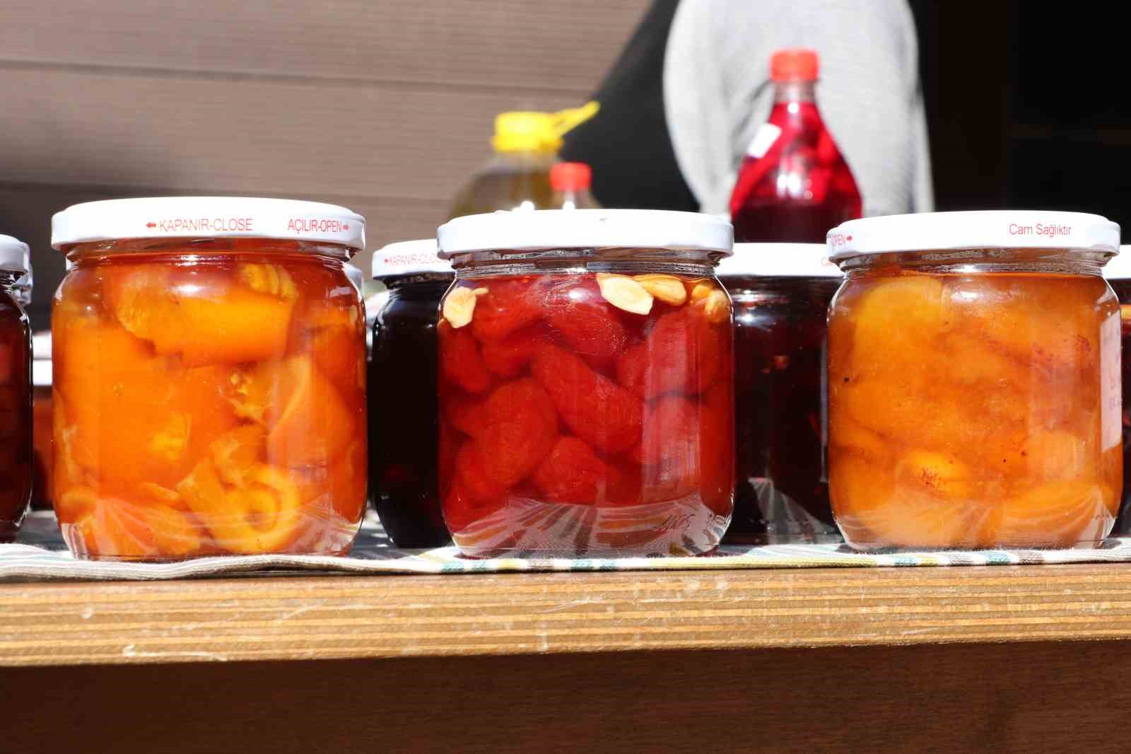 Depremin yıktığı hayatını kavanozlara sığdırdığı reçellerle yeniden kurdu
