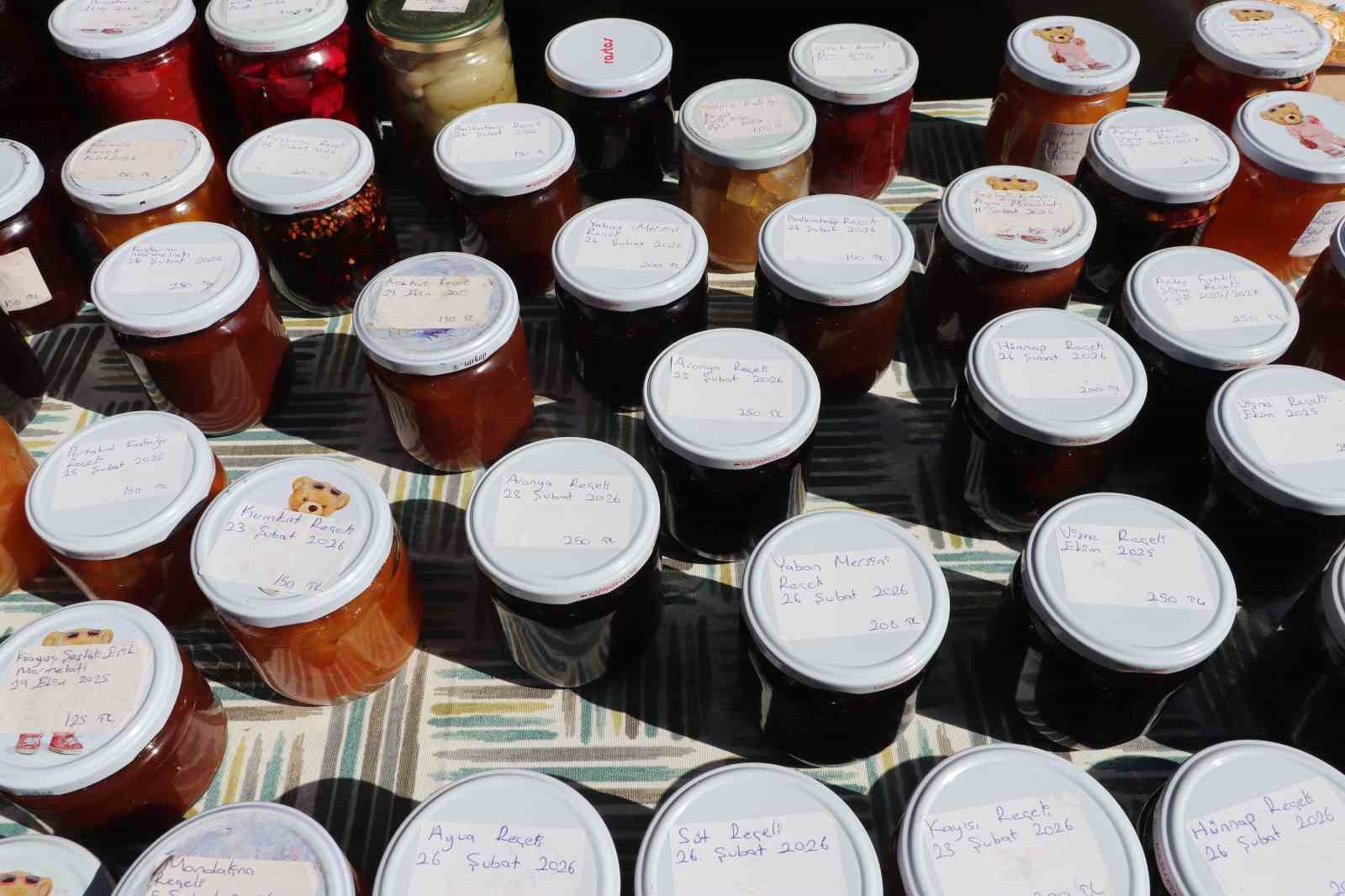 Depremin yıktığı hayatını kavanozlara sığdırdığı reçellerle yeniden kurdu
