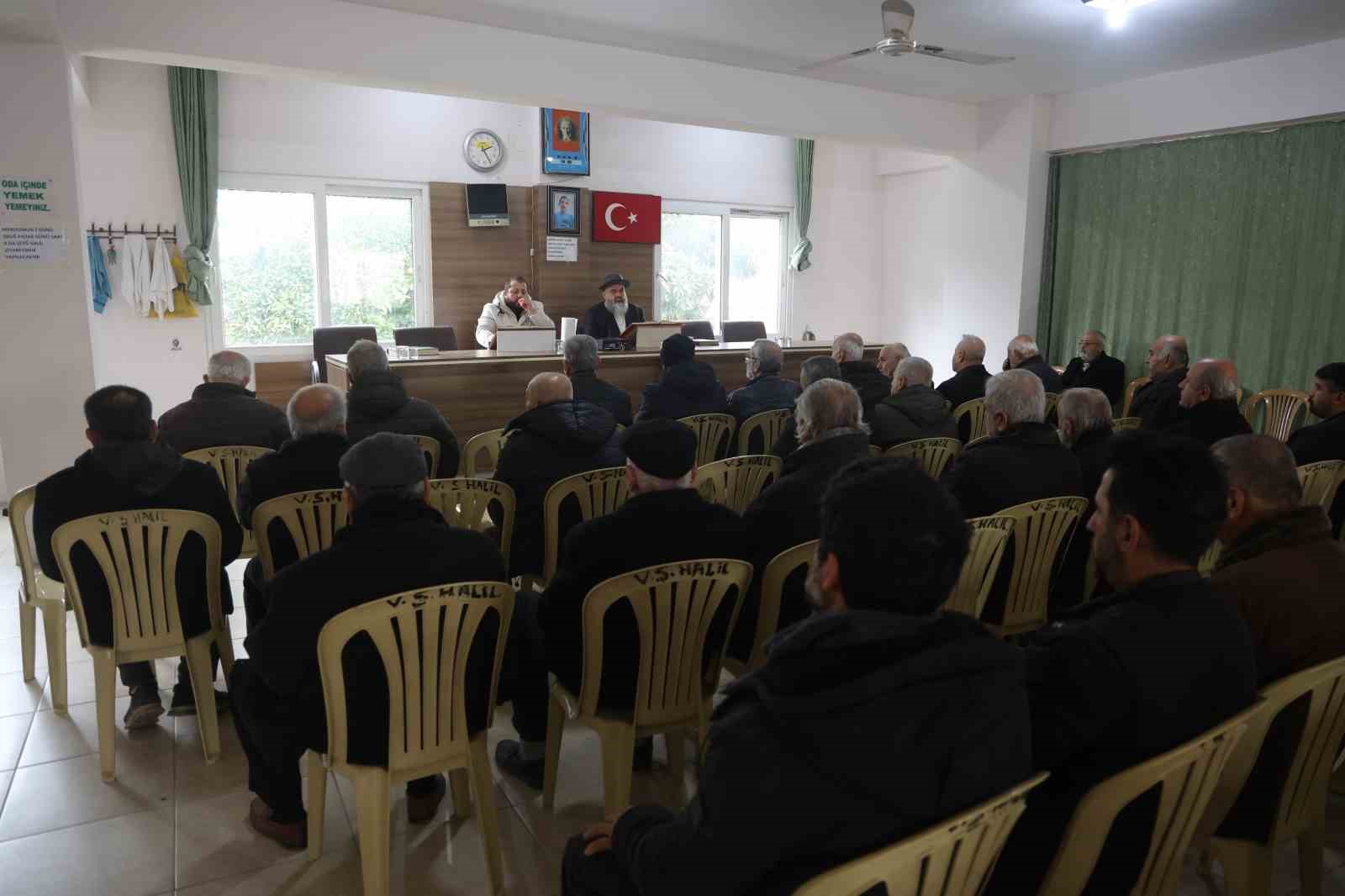 Depremle birlikte öksüz ve yetim kalan siyam ikizi kardeşleri 9 yaşında ölüm ayırdı
