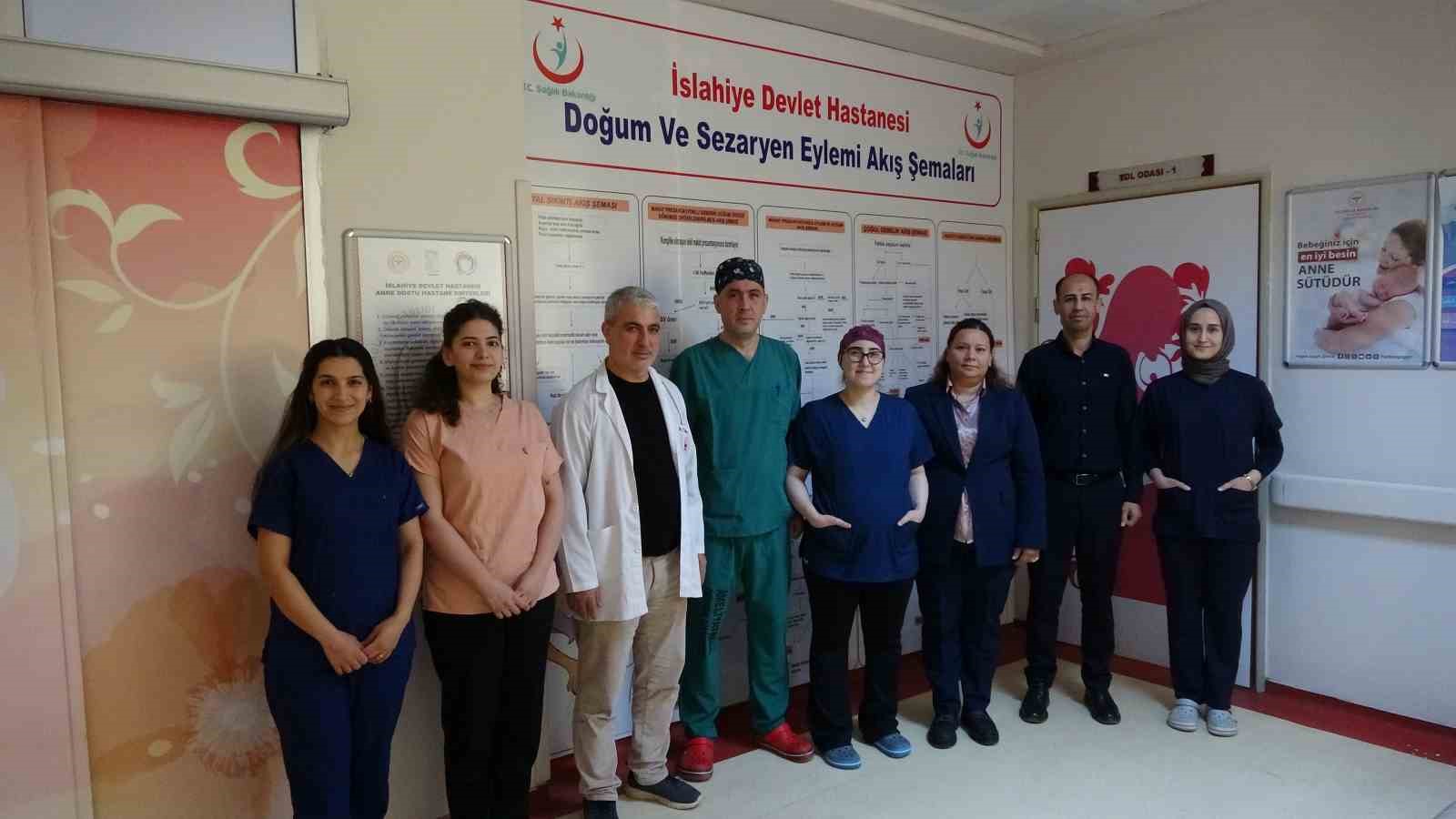 Depremlerde ayakta kalan hastane sağlık üssüne dönüştü
