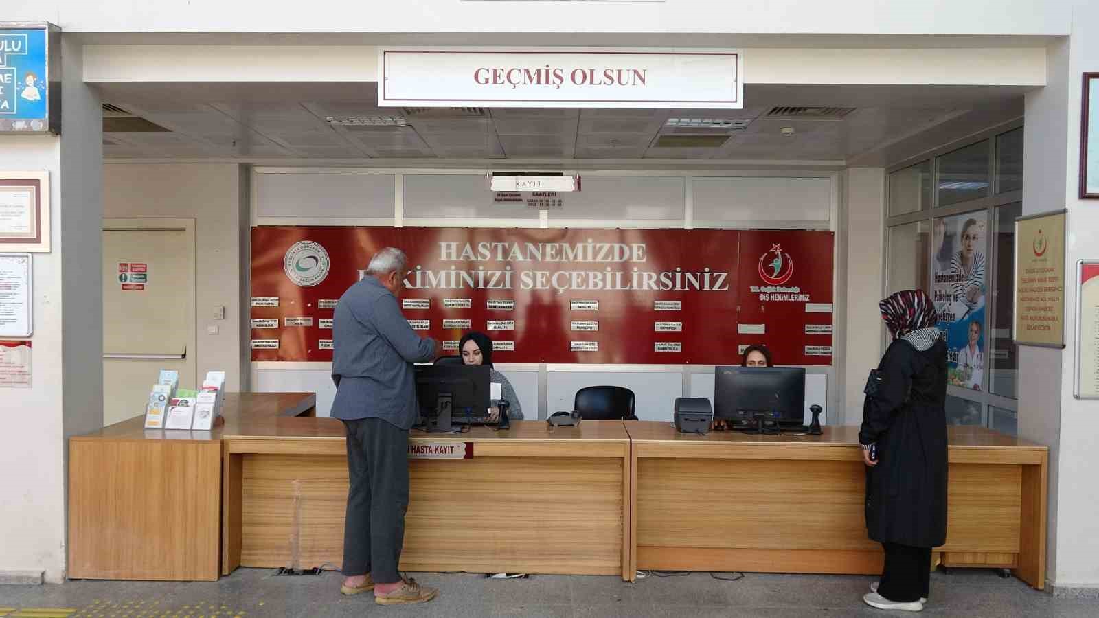 Depremlerde ayakta kalan hastane sağlık üssüne dönüştü
