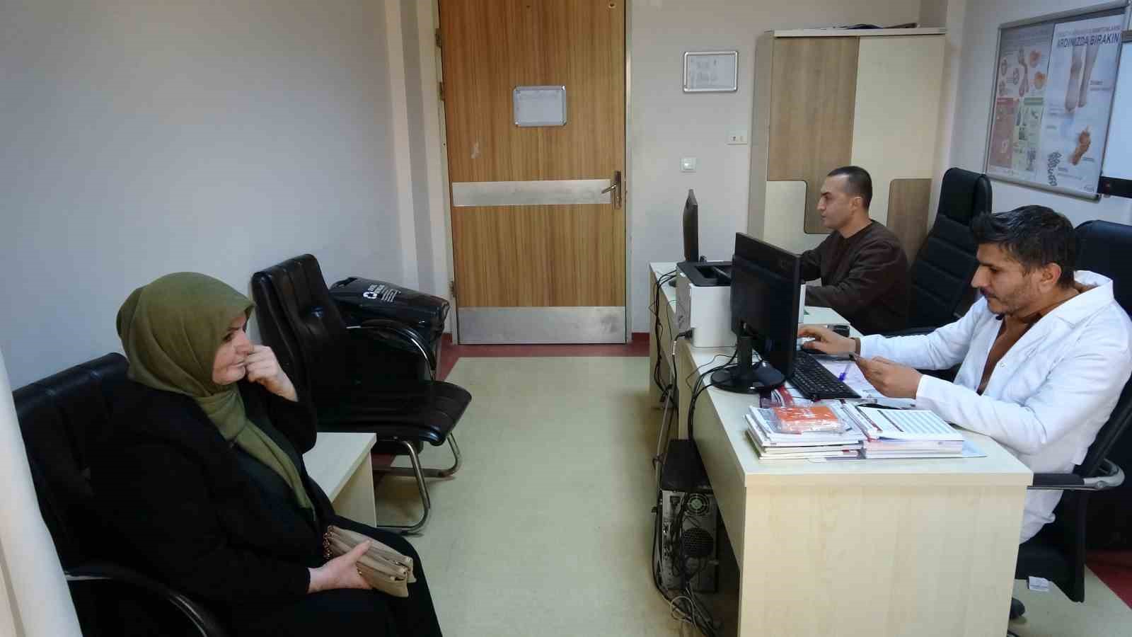 Depremlerde ayakta kalan hastane sağlık üssüne dönüştü
