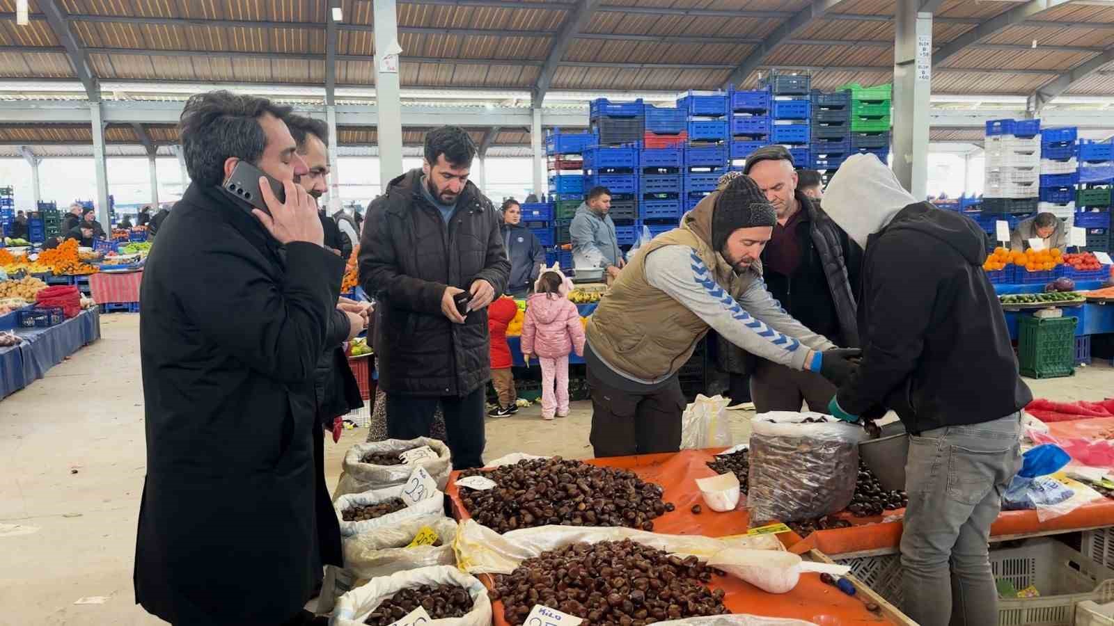 Depremlerin ardından Sındırgı’da komşuluk seferberliği
Depremlerin ardından Sındırgı’da komşuluk seferberliği