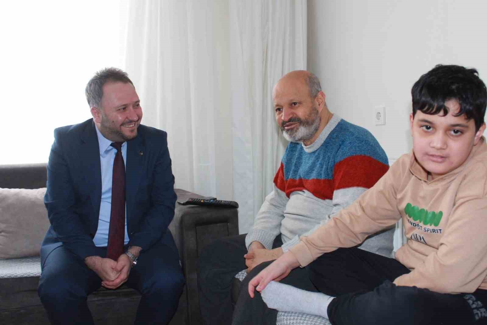 Depremzede 2 bin 500 aile Siirt’te hayata tutundu
