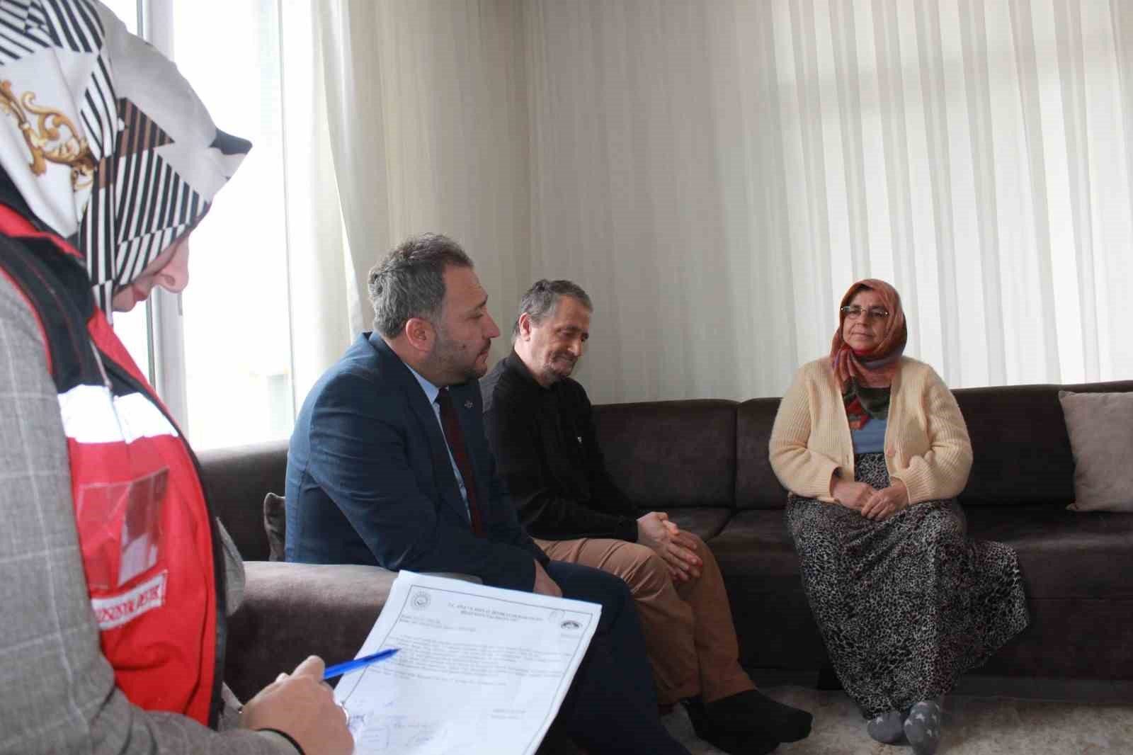 Depremzede 2 bin 500 aile Siirt’te hayata tutundu
