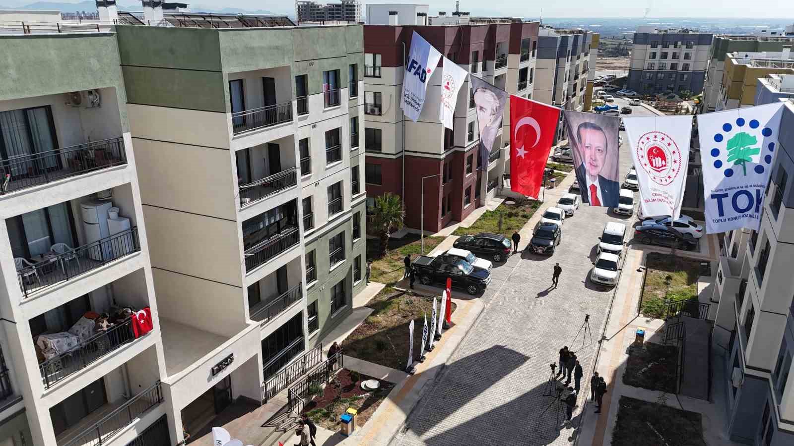 Depremzede aile: "İnsanlar arkamızdaki güçlü iradeye güvensin"
