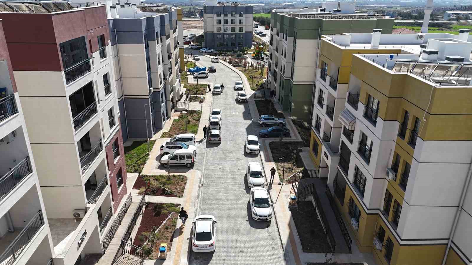 Depremzede aile: "İnsanlar arkamızdaki güçlü iradeye güvensin"
