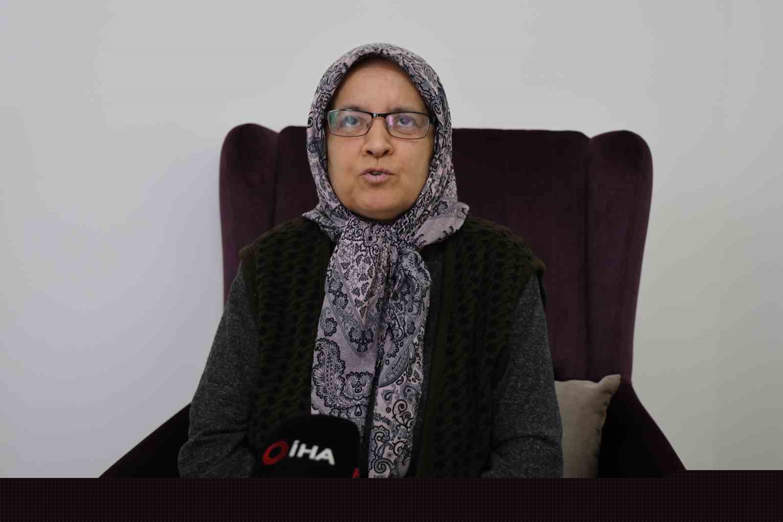 Depremzede anne iki down sendromlu çocuğuyla yeni evine kavuştu
