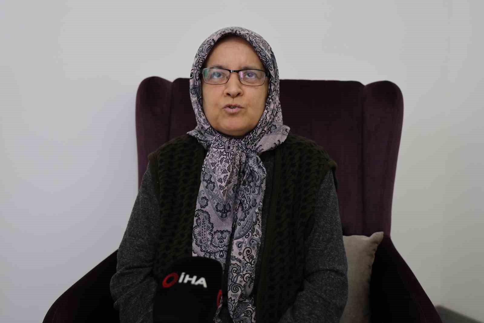 Depremzede anne iki down sendromlu çocuğuyla yeni evine kavuştu
