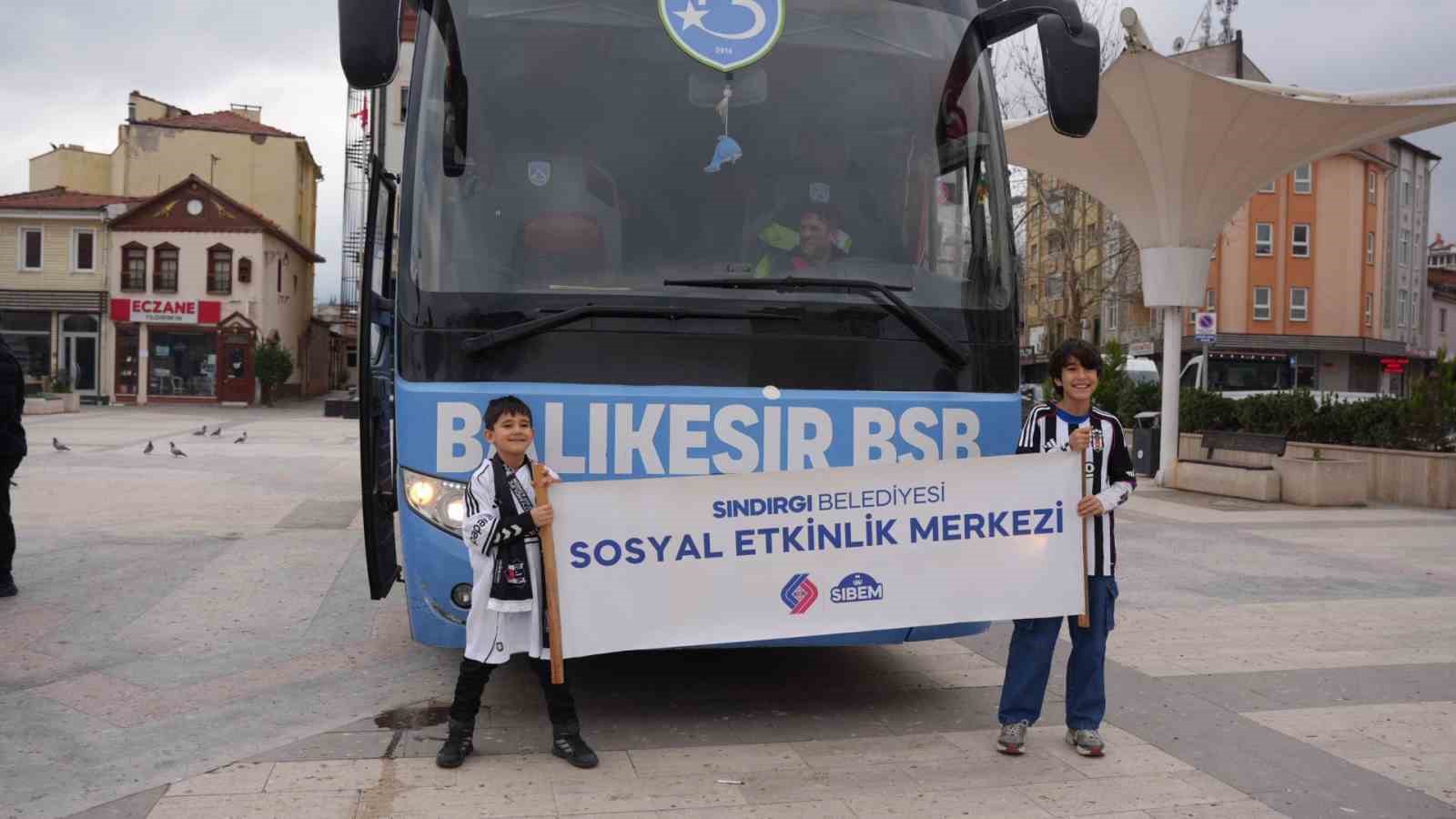 Depremzede gençler Süper Lig maçında moral buldu
