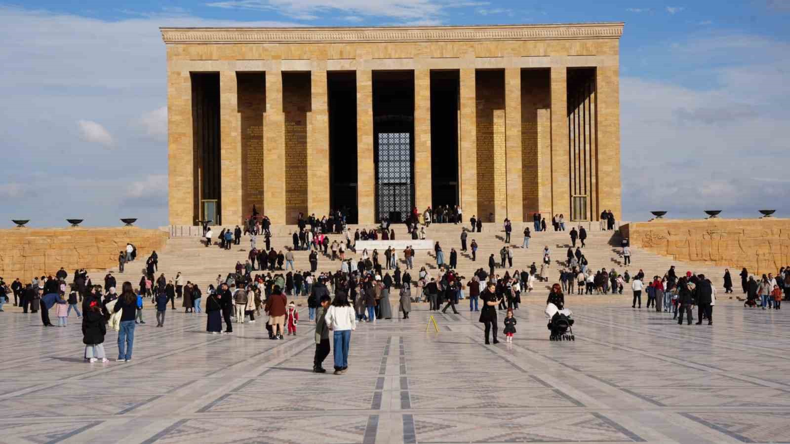 Depremzede gençlerin tarih dolu Ankara yolculuğu
