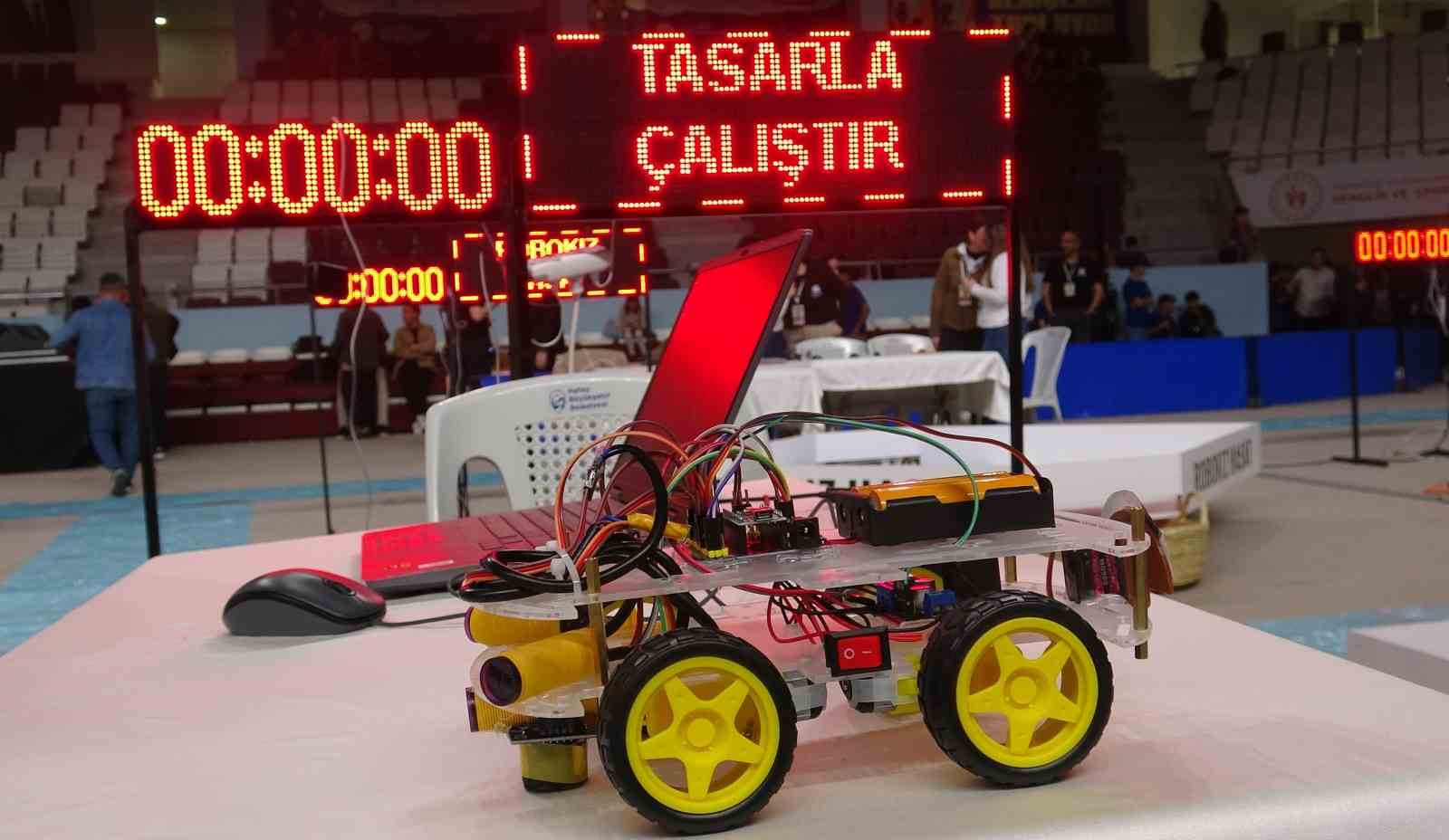 Depremzede öğrencilerin hayallerini gerçeğe dönüştürdükleri "Hatay Bot" robot yarışması sona erdi
