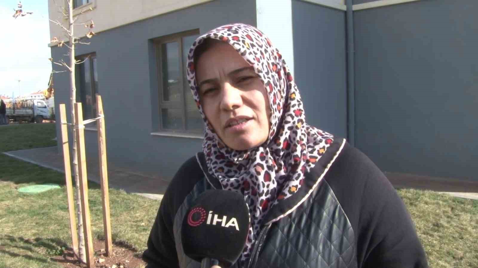 Depremzedeler açıklanan konut fiyatlarını memnuniyetle karşıladı
