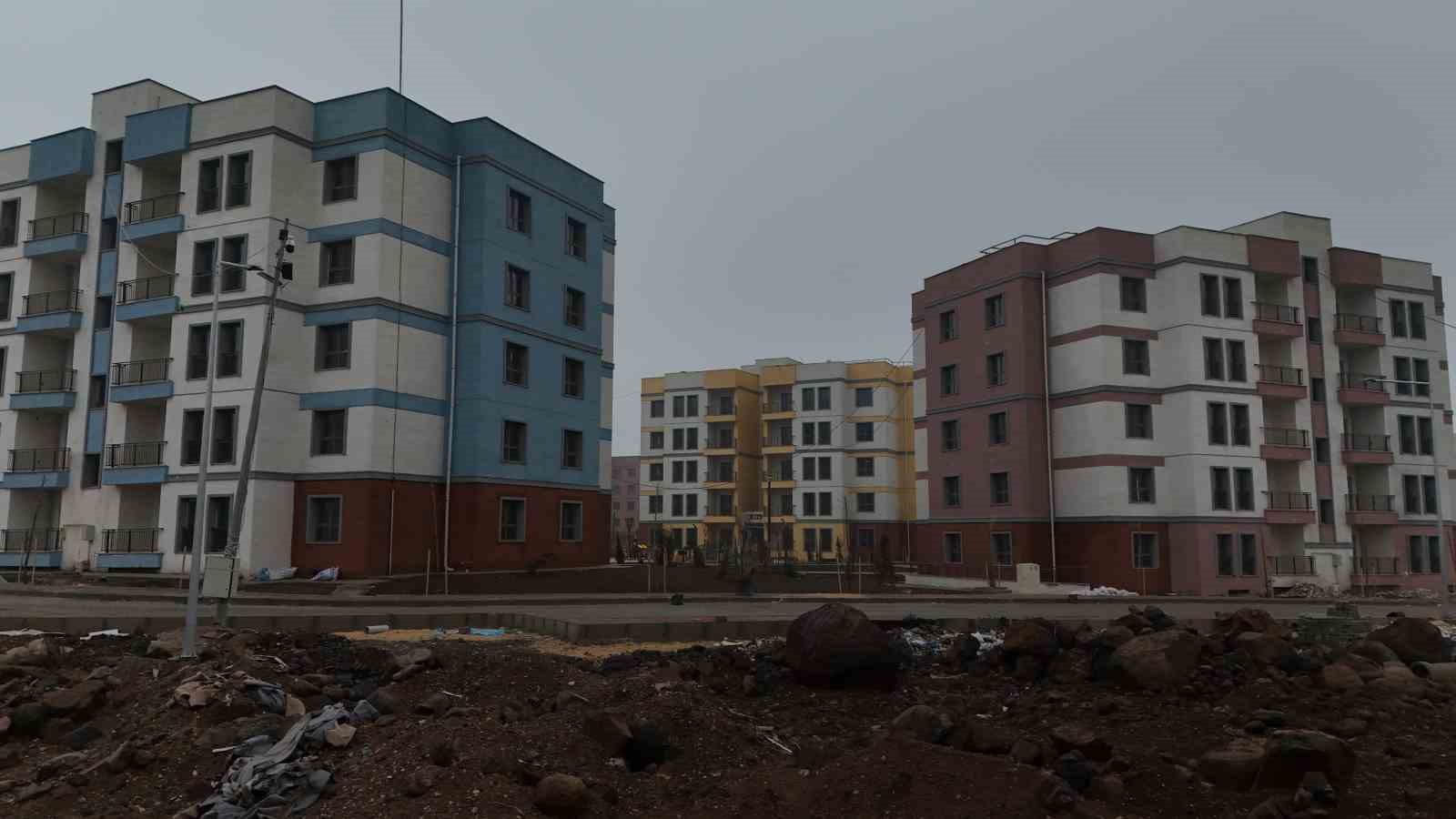 Depremzedenin evine misafir olan vatandaş: "Yurt dışında bu kadar konutun bu kadar kısa sürede yapılmasına inanılmıyor’’
