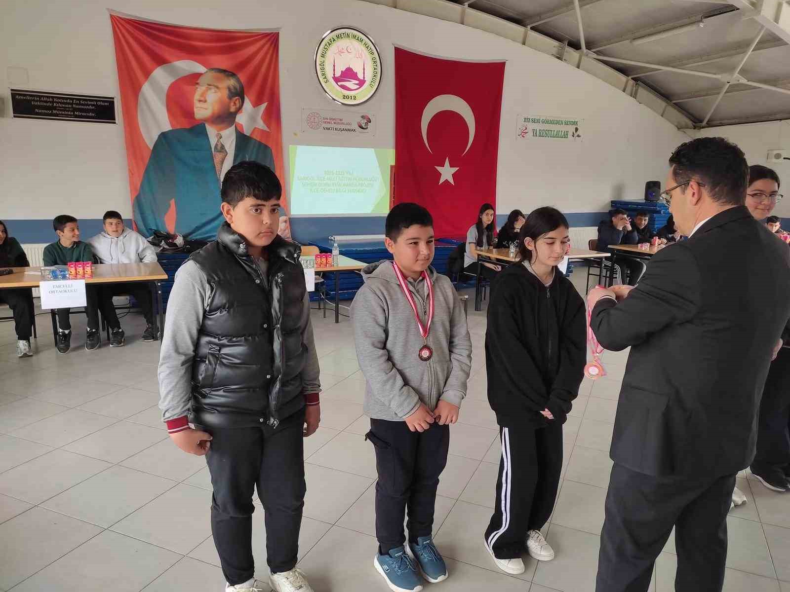 Dereceye giren öğrenciler ödüllerine kavuştu
