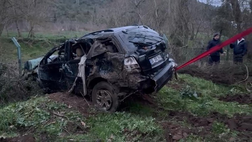 Dereye sürüklenen otomobilini bir gün sonra bulmuştu, yaşananları anlattı
Dereye sürüklenen otomobilini bir gün sonra bulmuştu, yaşananları anlattı