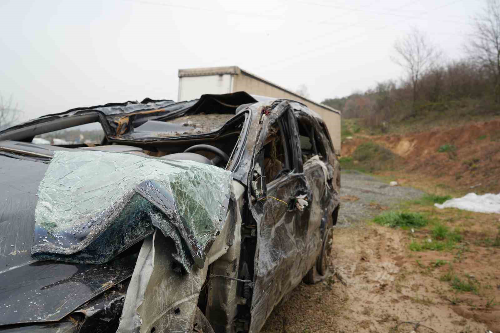Dereye sürüklenen otomobilini bir gün sonra bulmuştu, yaşananları anlattı
Dereye sürüklenen otomobilini bir gün sonra bulmuştu, yaşananları anlattı