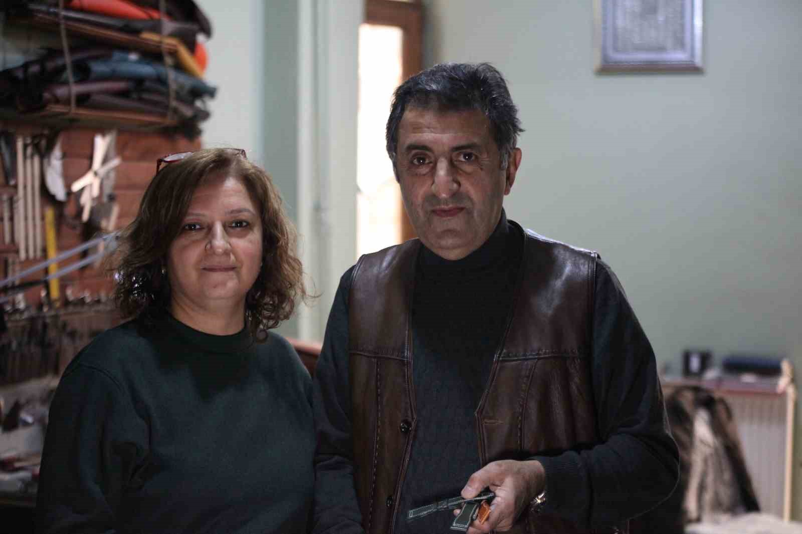 Deri ve sanatı buluşturup el emeğiyle saat kordonu yapıyor
