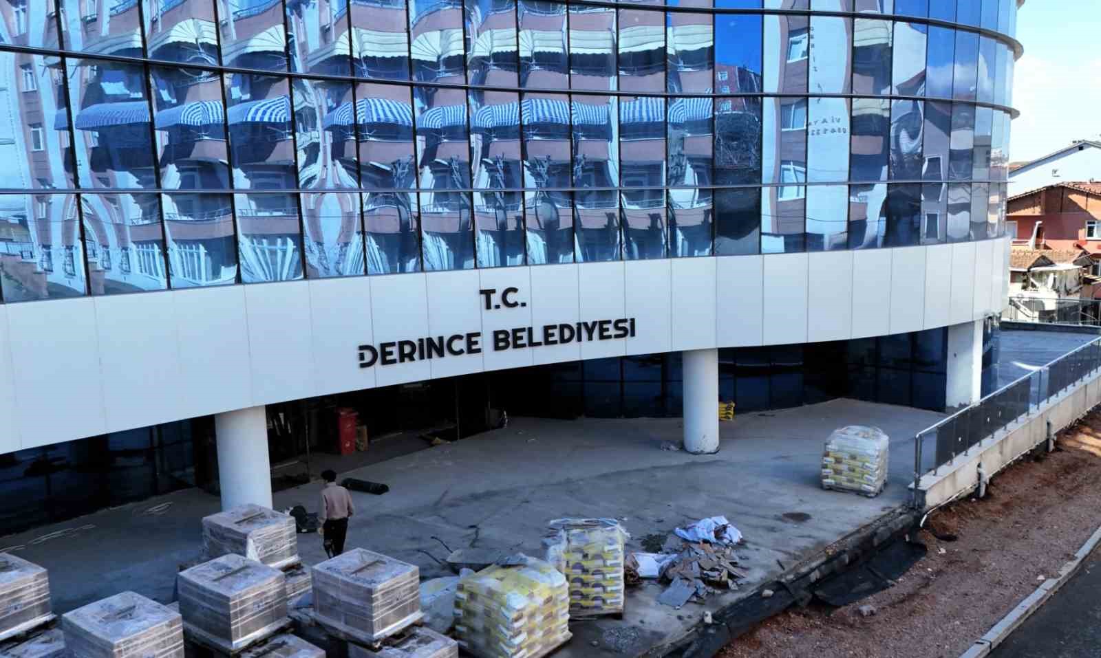 Derince’nin yeni hizmet binasında son rötuşlar yapılıyor
