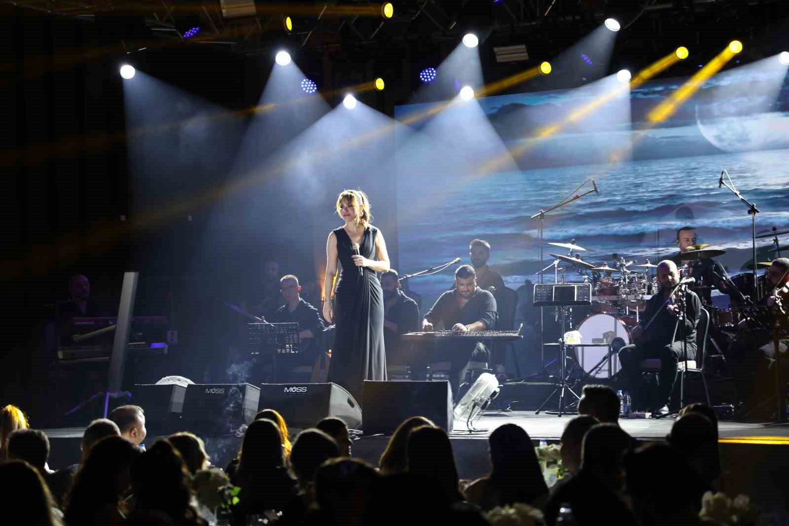 Derya Bedavacı Kapadokya’da sahne aldı
