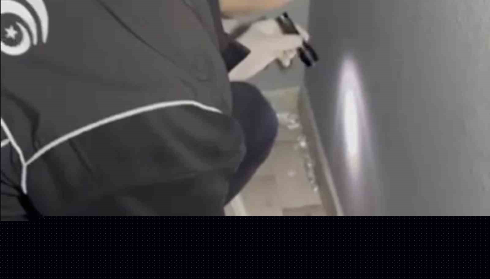 Deşifre olmamak için uyuşturucuyu aynı evde satıp kullandırmışlar
