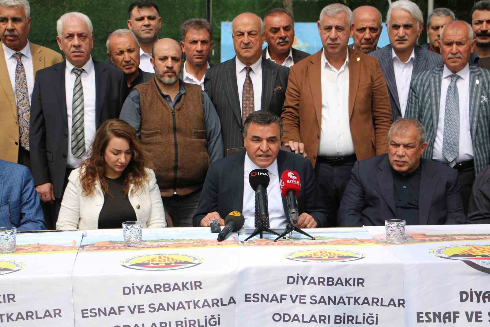 DESOB Başkanı Ebedinoğlu, kongrede adaylığını açıkladı
DESOB Başkanı Ebedinoğlu, kongrede adaylığını açıkladı