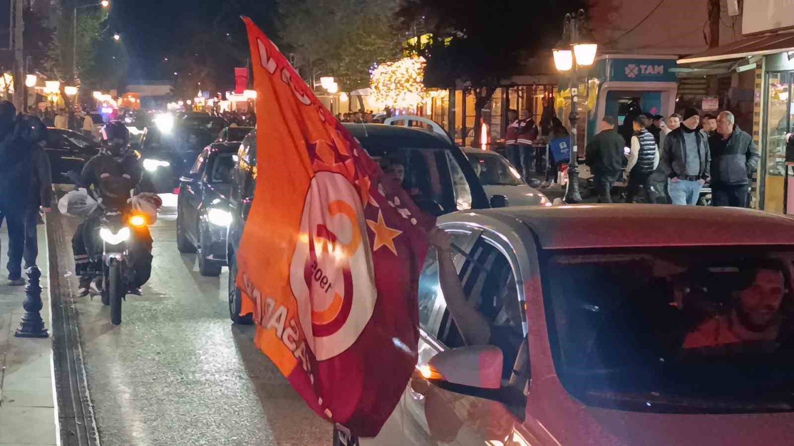 Dev derbide Galatasaray galip geldi, Tekirdağ’da taraftarlar sokaklara döküldü
