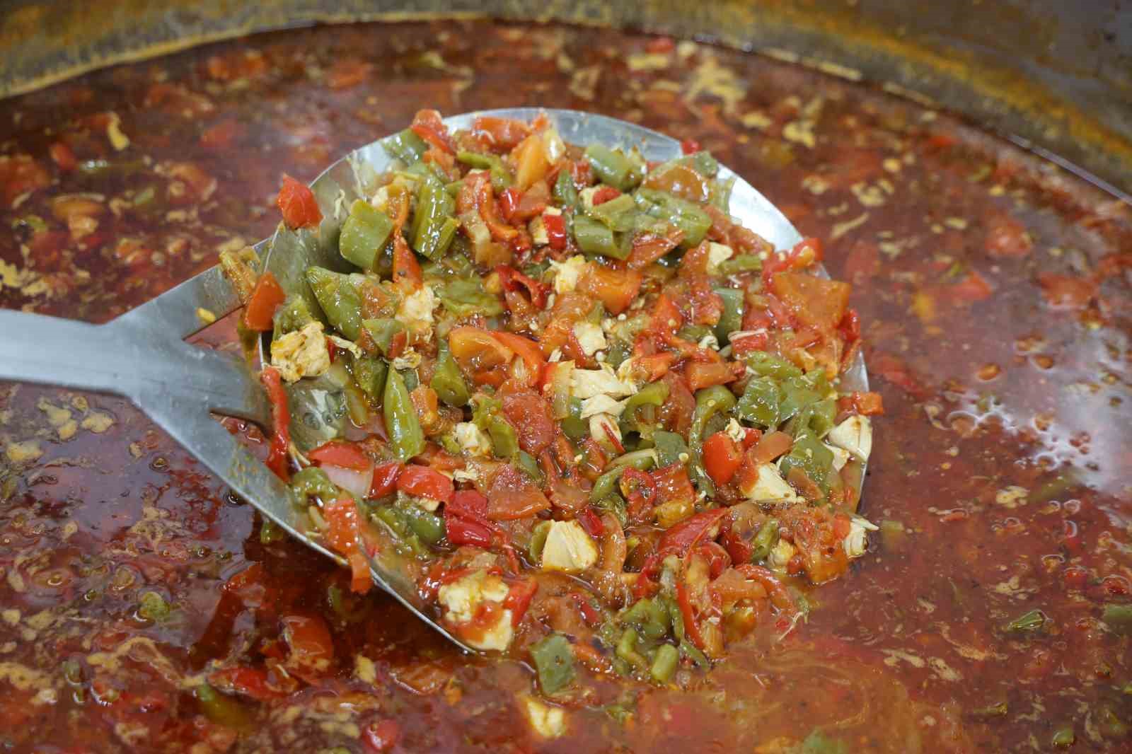 Dev kazanlar, ihtiyaç sahipleri için kaynıyor
