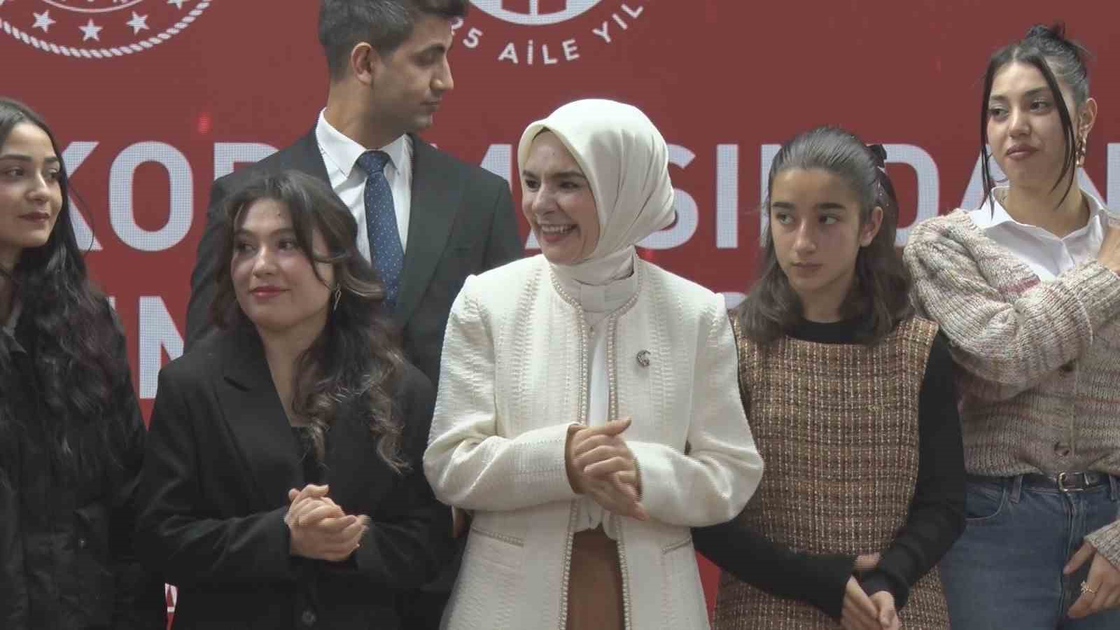 Devlet korumasından yararlanan 605 genç, Bakan Göktaş’ın da katıldığı törenle kamuya atandı
