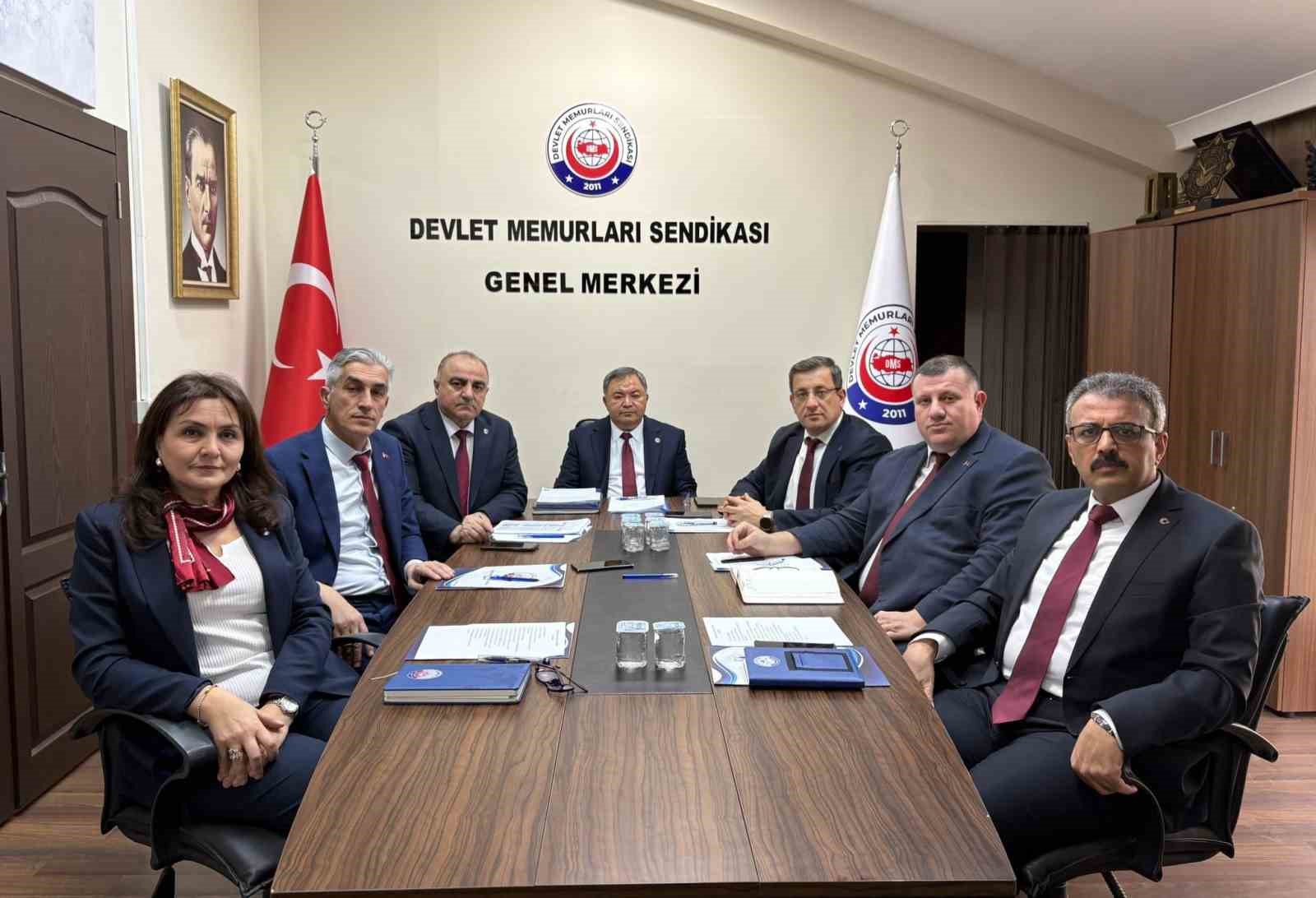 Devlet Memurları Sendikası Başkanı Cengiz: "Vergi Daireleri Kuruluş ve Görev Yönetmeliği ciddi bir huzursuzluğa yol açtı"
