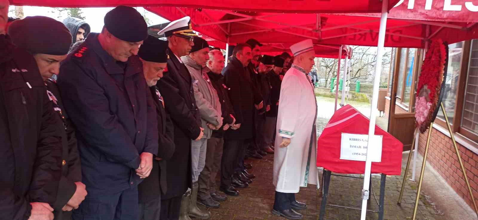 Devrekli Kıbrıs Gazisi son yolculuğuna dualarla uğurlandı
