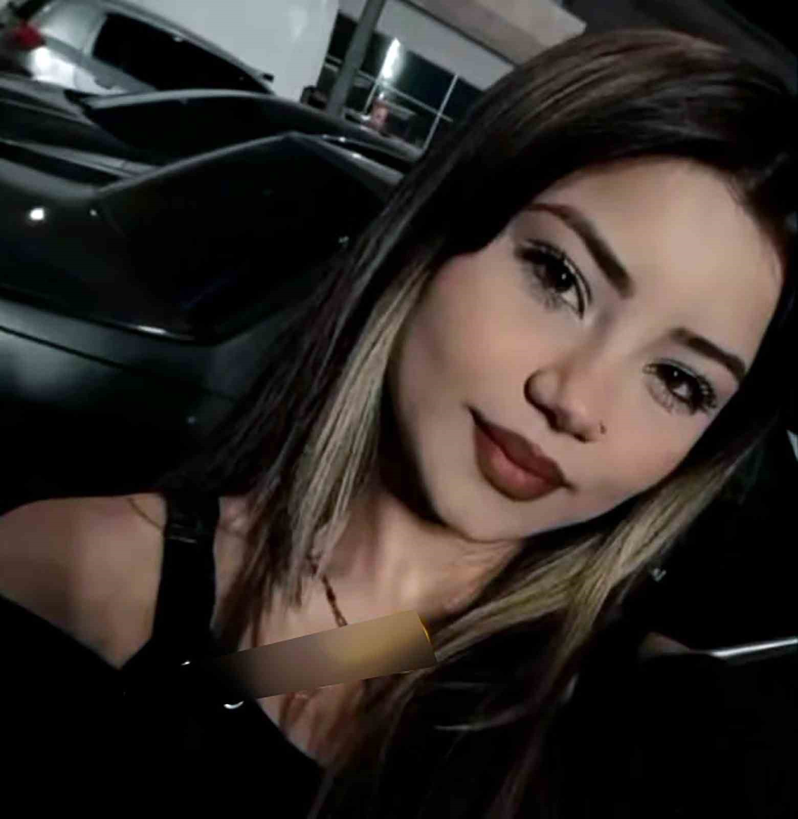 Devrilen motosikletteki kız çocuğu öldü
