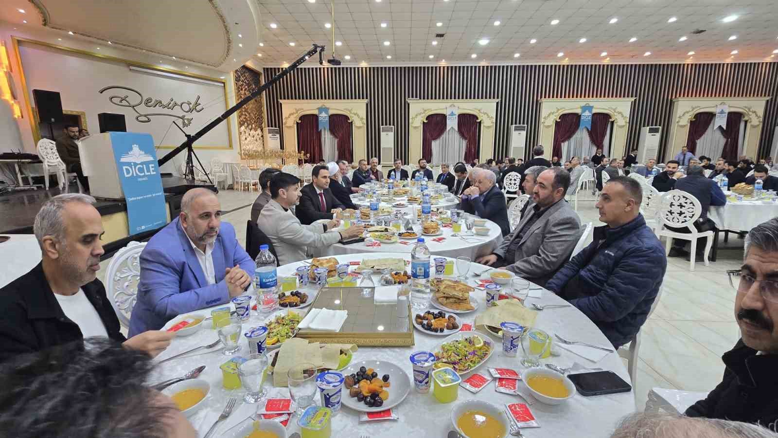 Dicle Derneği geleneksel iftar buluşması devam ediyor
