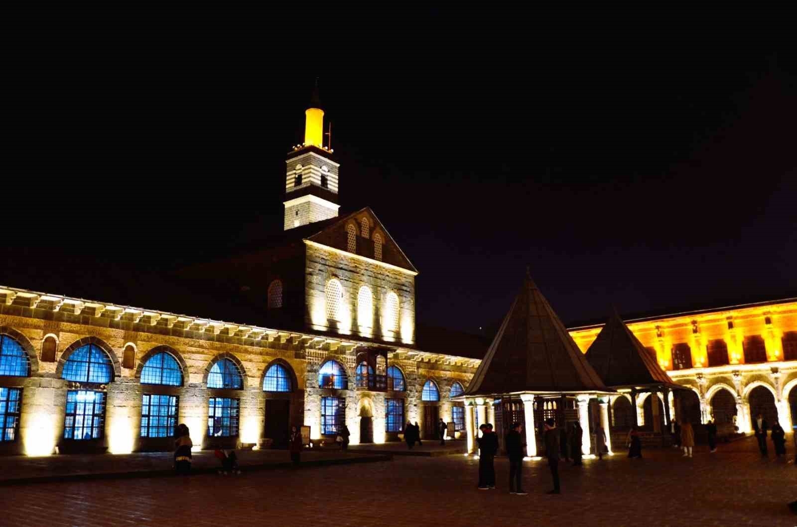 Dicle Elektrik Diyarbakır’ın tarihi mirasına ışık tutuyor
