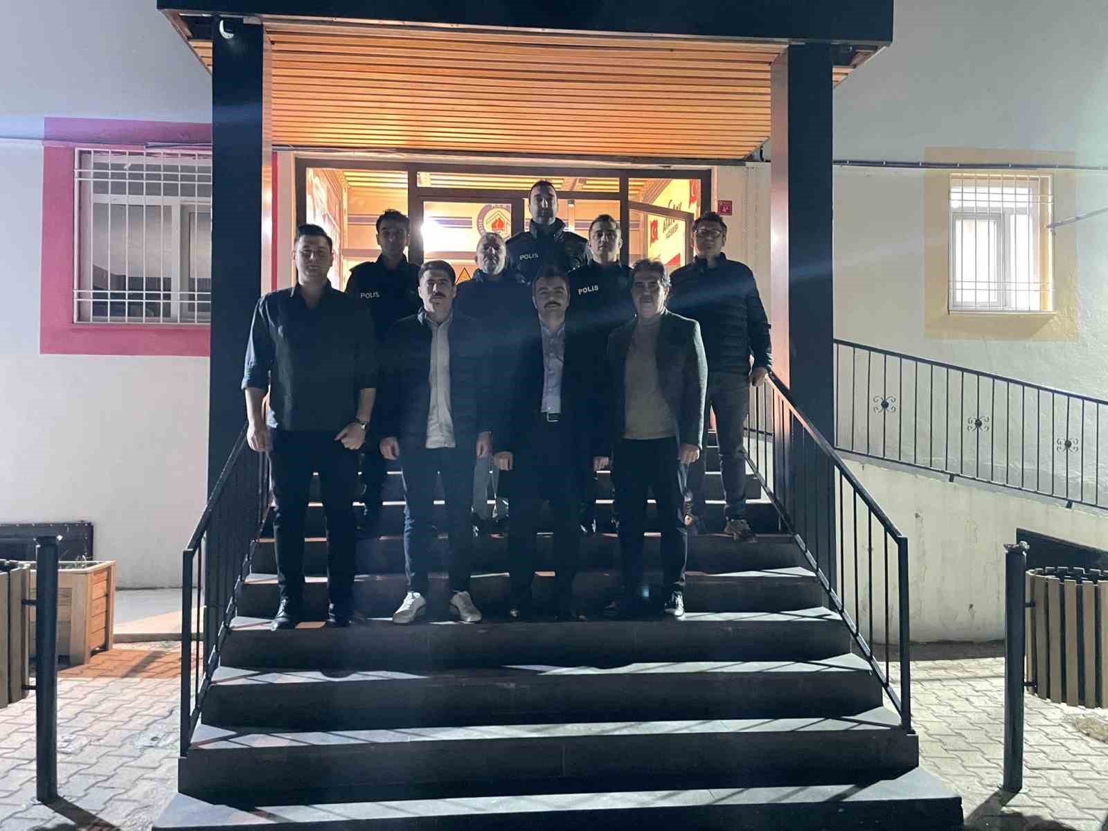 Dicle Kaymakamı Atış, polislerle iftarda bir araya geldi
