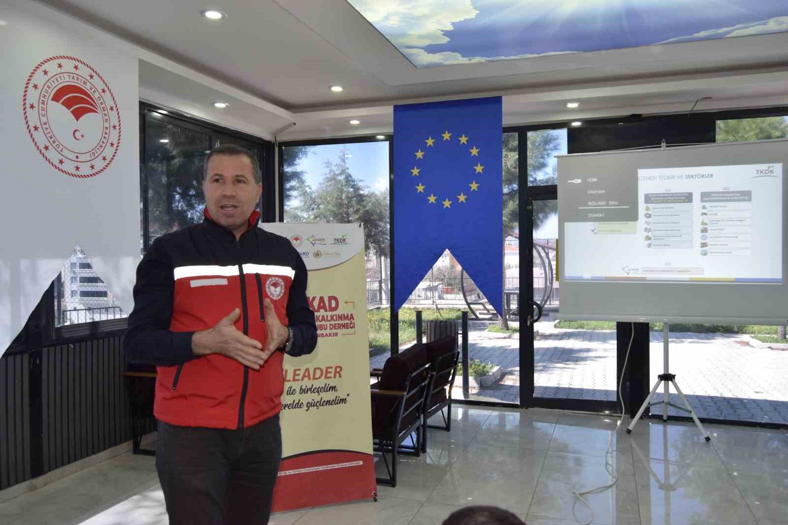 Dicle Yerel Eylem Grubu Derneğinden muhtar, kandın ve gençlere IPARD III eğitimi
Dicle Yerel Eylem Grubu Derneğinden muhtar, kandın ve gençlere IPARD III eğitimi