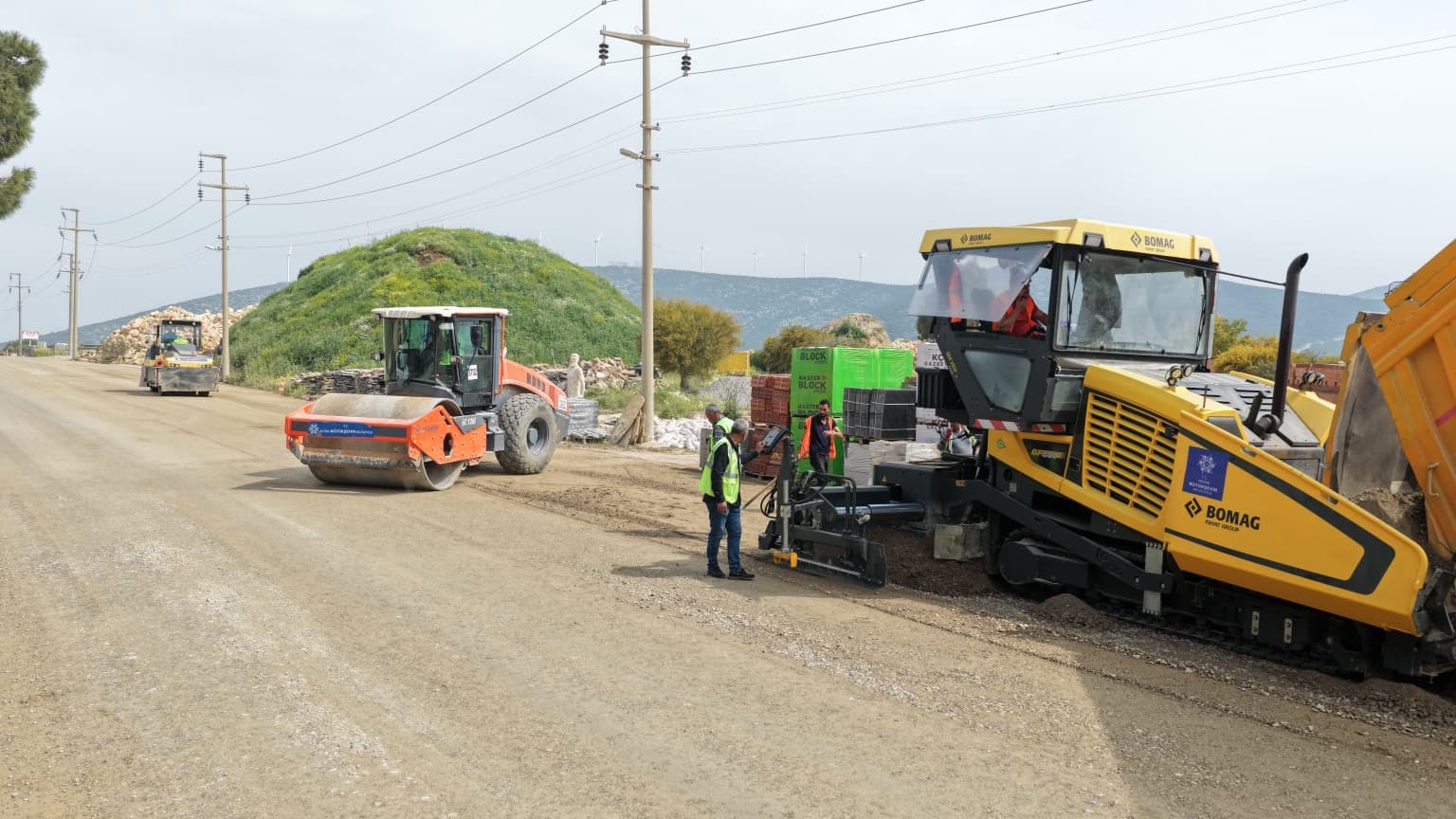 Didim Akbük’te yol yenileme çalışmaları başladı
