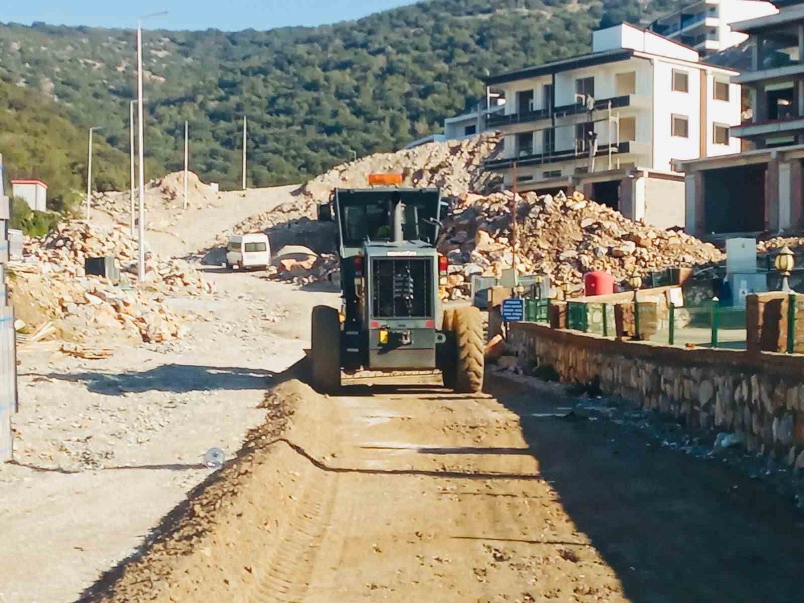 Didim Belediyesi Akbük’te saha çalışmalarını sürdürüyor
