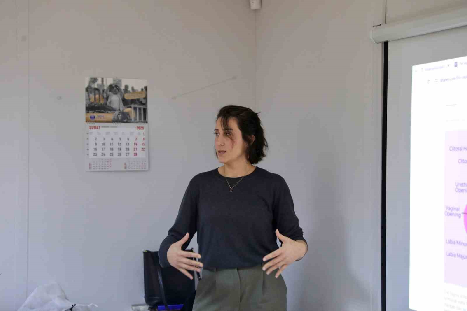 Didim Belediyesi ’Ergenlik ve İlk Gençlikte Kadın Sağlığı’ eğitimi düzenledi
