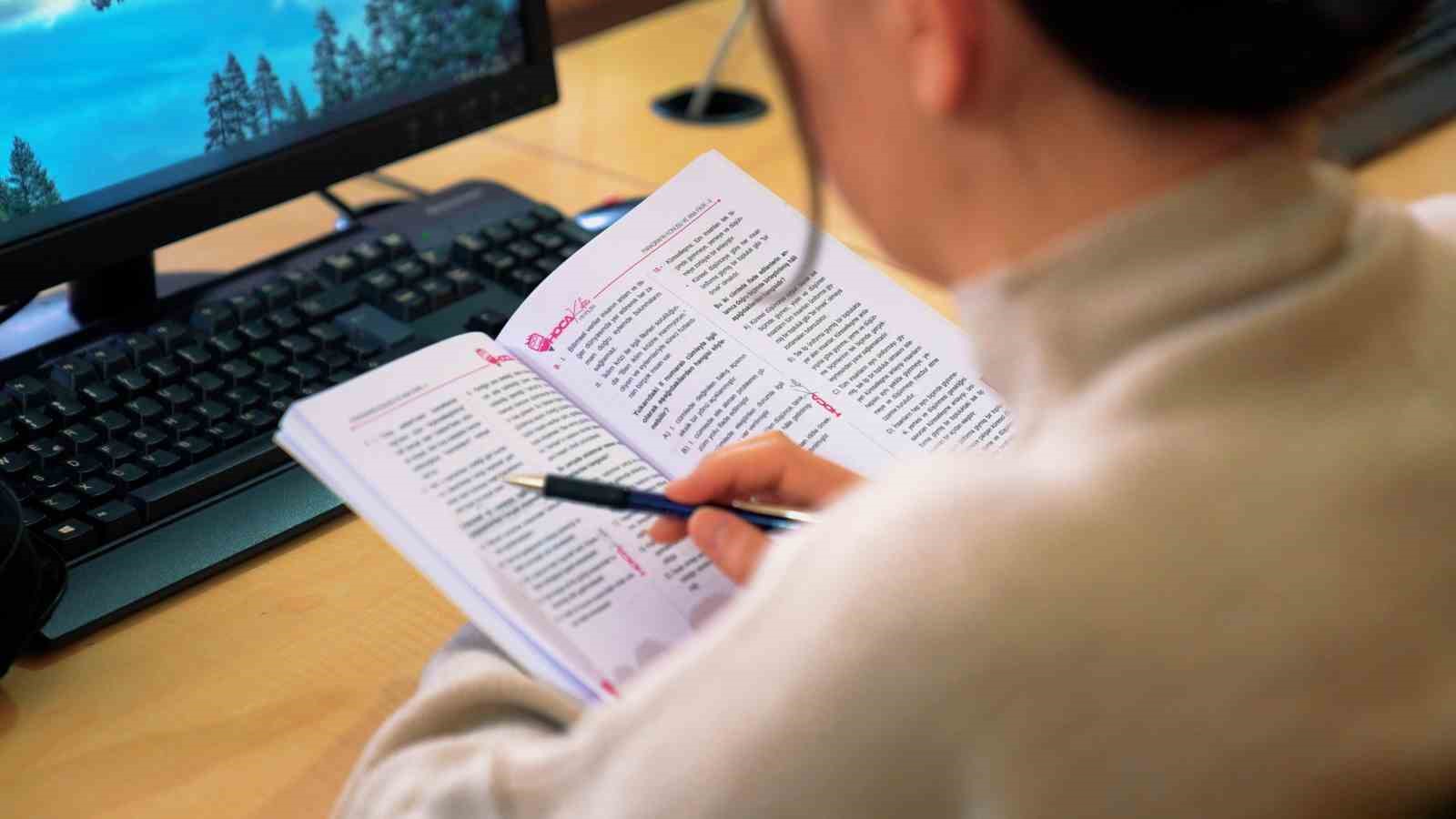 Didim Belediyesi Halk Kütüphanesi gençlerin buluşma merkezi oldu
Didim Belediyesi Halk Kütüphanesi gençlerin buluşma merkezi oldu