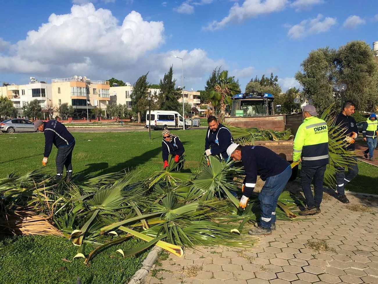 Didim Belediyesi ilçe genelinde çalışmalarını sürdürüyor
Didim Belediyesi ilçe genelinde çalışmalarını sürdürüyor