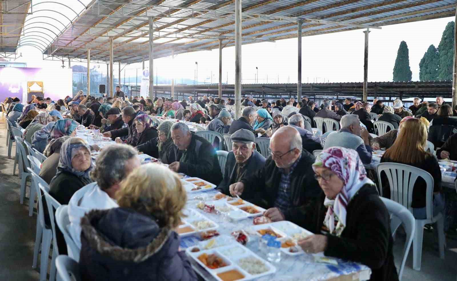 Didim Belediyesi Ramazan’da iftar sofraları kuruyor
Didim Belediyesi Ramazan’da iftar sofraları kuruyor